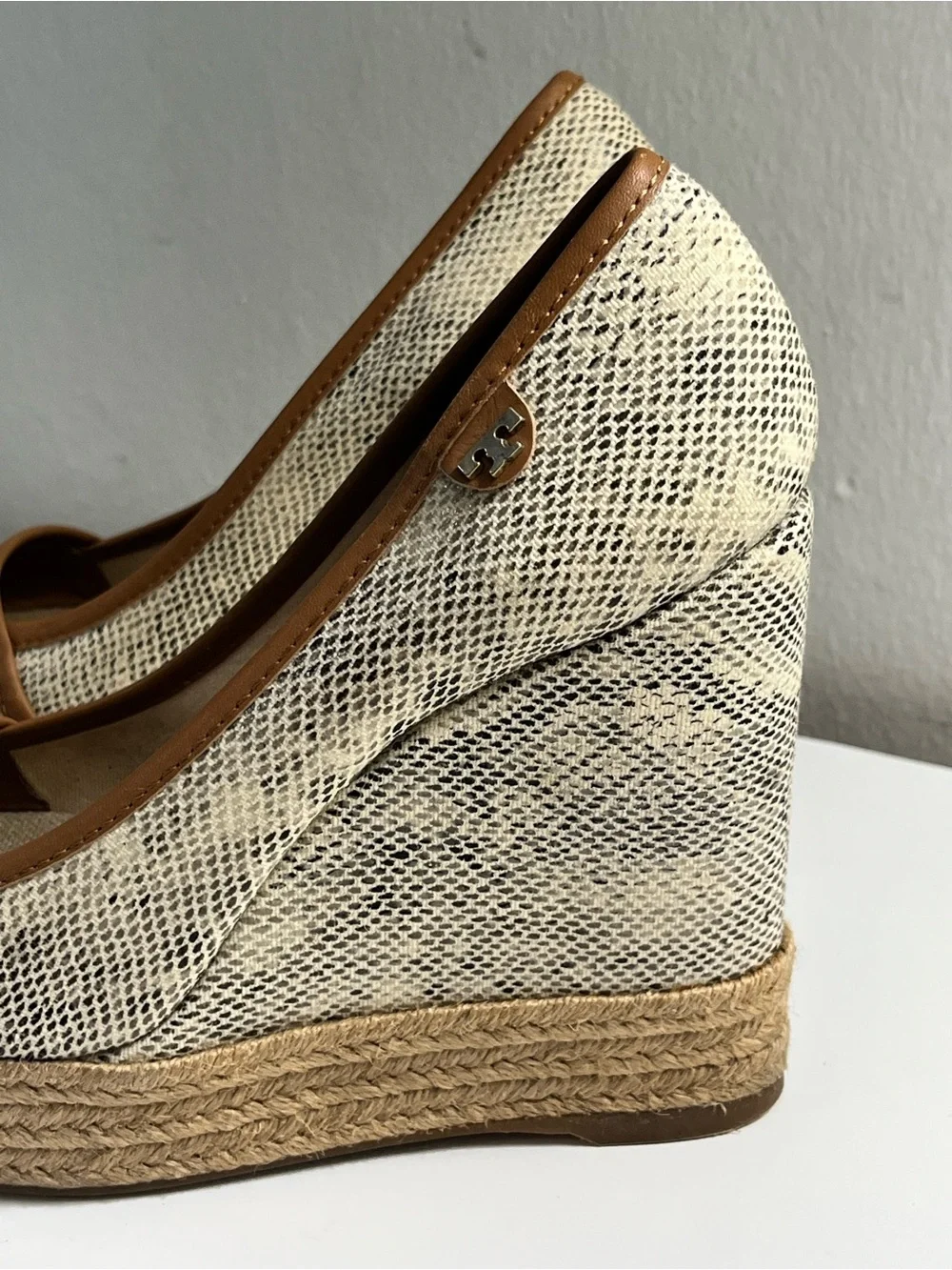 Tory Burch Majorca Snake Print Canvas Espadrille Wedges Size 6.5